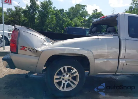 2005 Chevrolet Silverado 1500 Z71 z USA, uszkodzony, nr VIN 1GCEK19Z65Z329716